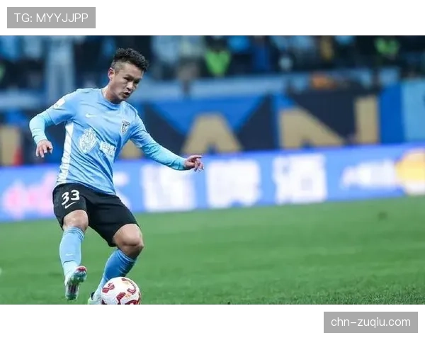 大连英博边路防守空档巨大 三中卫体系未能解决协防问题 大连英博边路防守空档巨大 三中卫体系未能解决协防问题